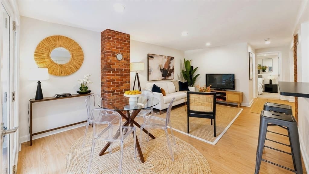 Condominium at 16 Claremont Park # 1, Boston MA 02118, Boston, photo 6 of 41