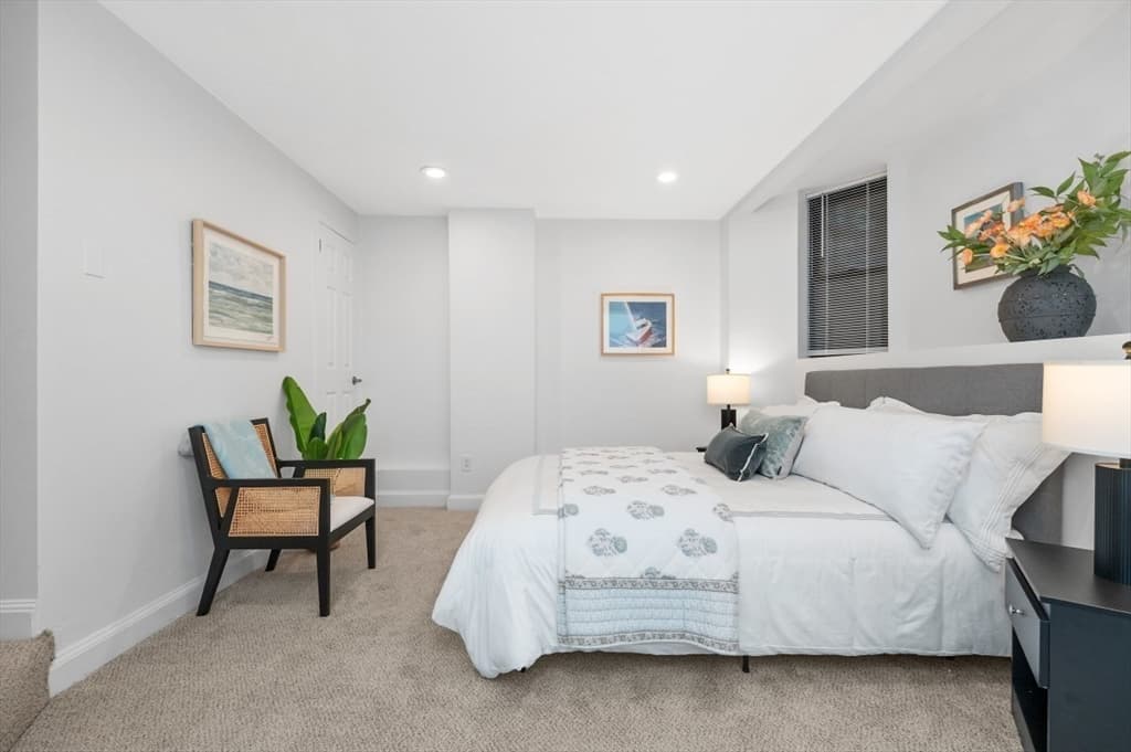 Condominium at 16 Claremont Park # 1, Boston MA 02118, Boston, photo 13 of 41