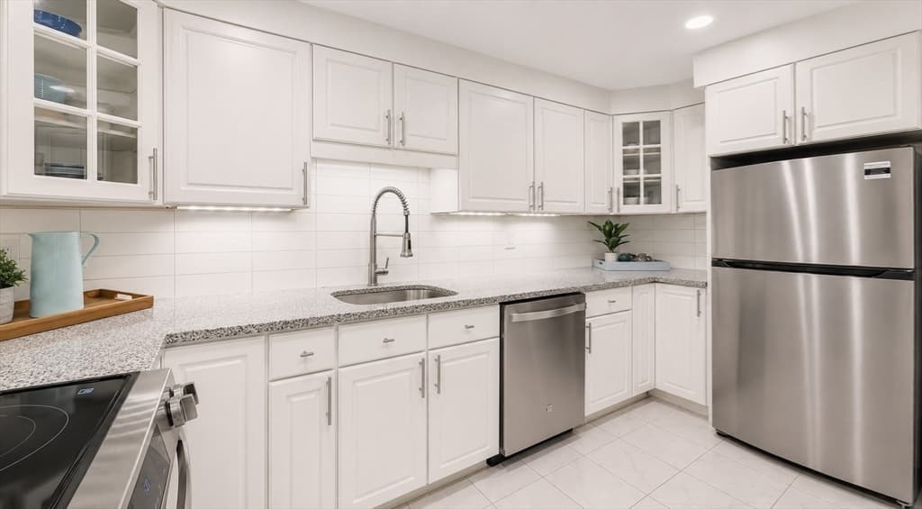 Condominium at 16 Claremont Park # 1, Boston MA 02118, Boston, photo 10 of 41