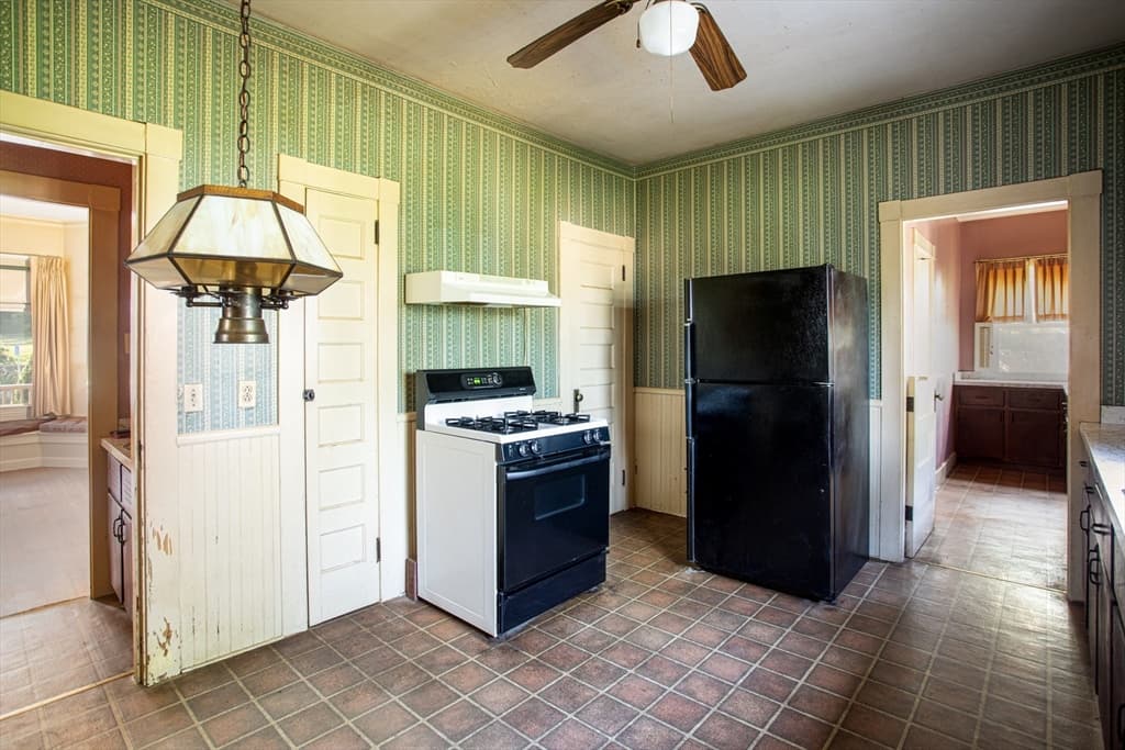 888 Rock St, Fall River MA 02720 photo 17
