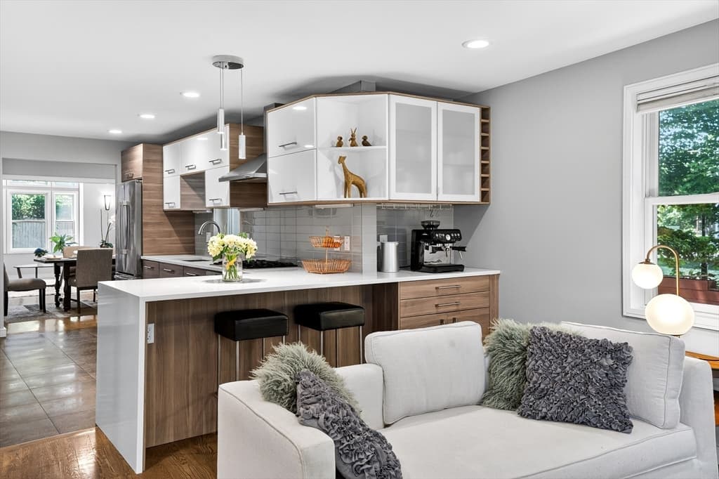 Condominium at 142 Edinboro St # 142, Newton MA 02460, photo 8 of 40