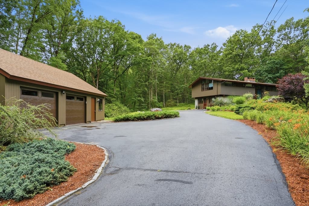 80 Evergreen Lane, Carlisle MA 01741