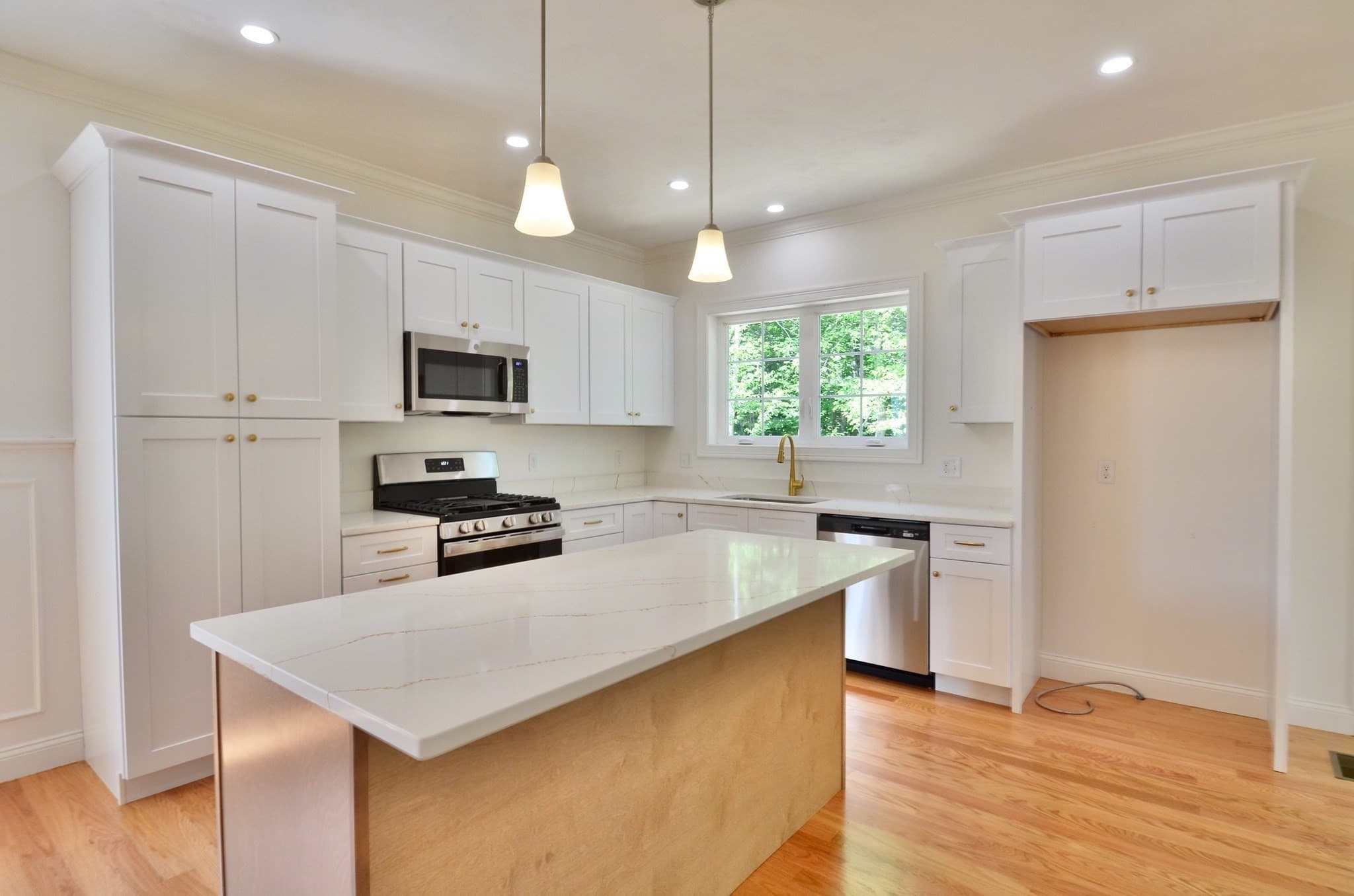 Single Family Residence at 19A Crownshield # 19A, Uxbridge MA 01569, photo 5 of 16