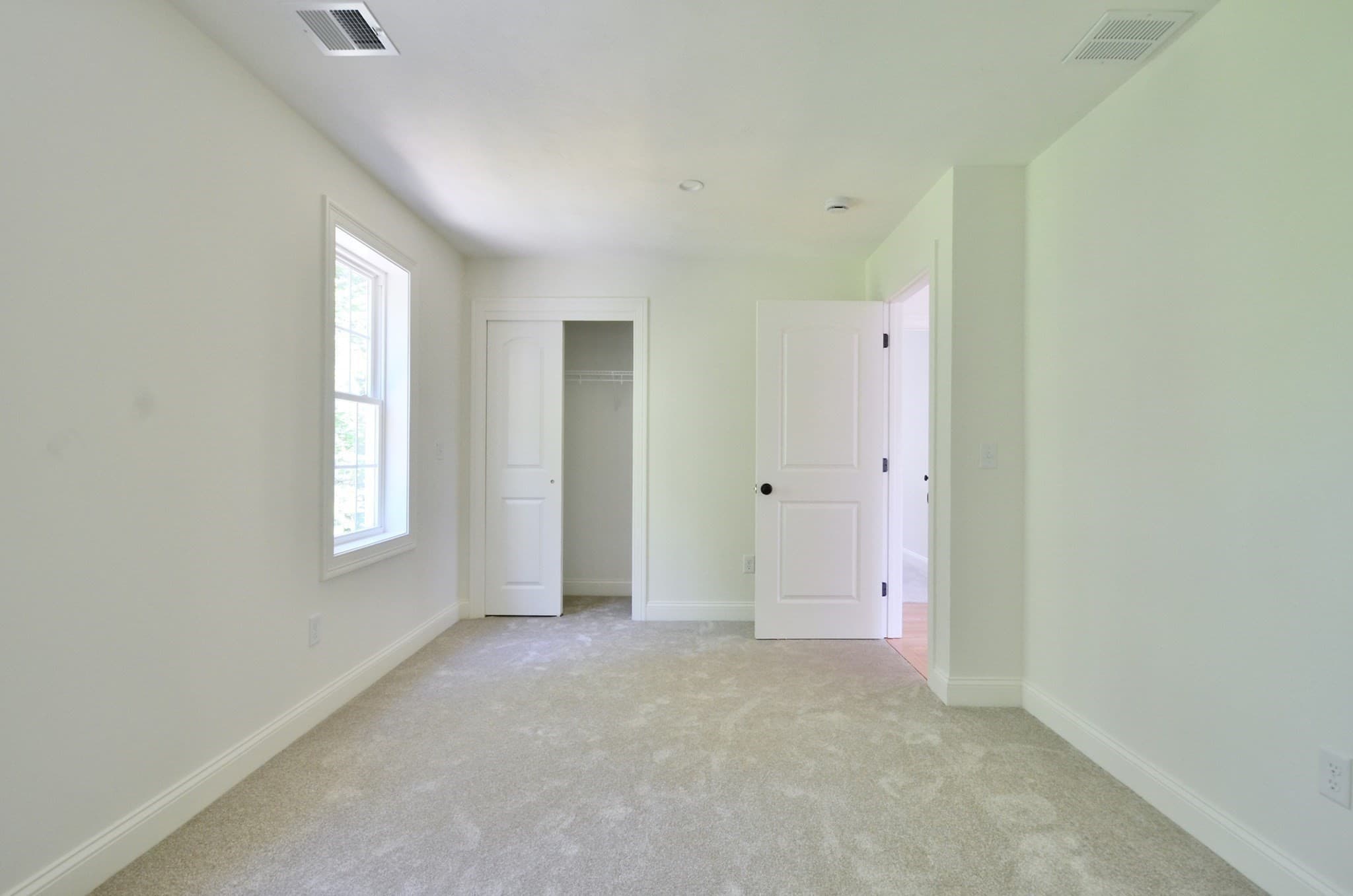 Single Family Residence at 19A Crownshield # 19A, Uxbridge MA 01569, photo 10 of 16