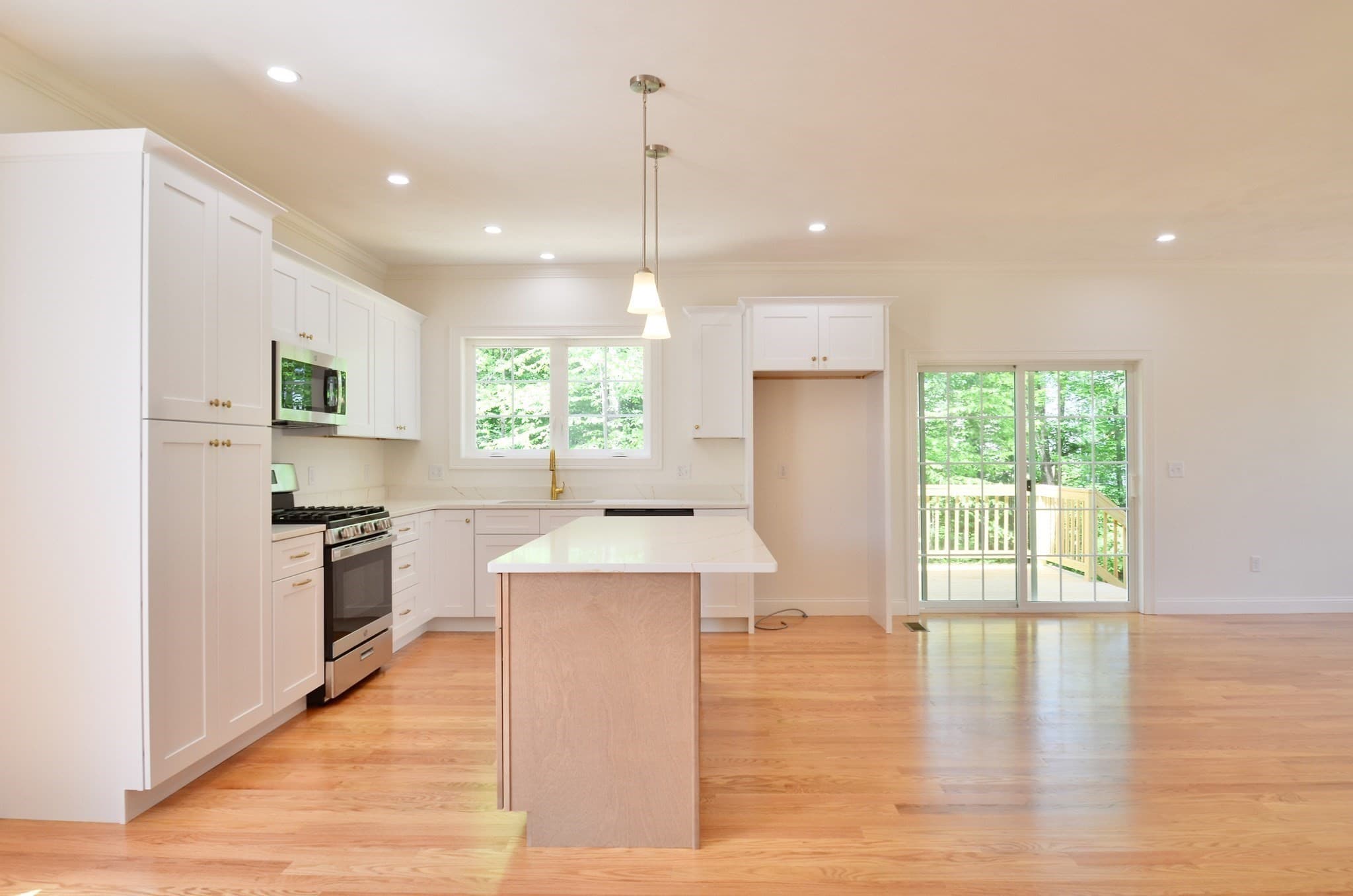 Single Family Residence at 19A Crownshield # 19A, Uxbridge MA 01569, photo 14 of 16