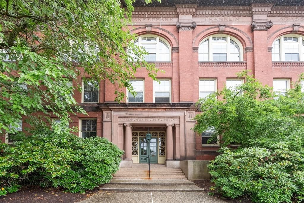 54 Forest St # 412, Medford MA 02155