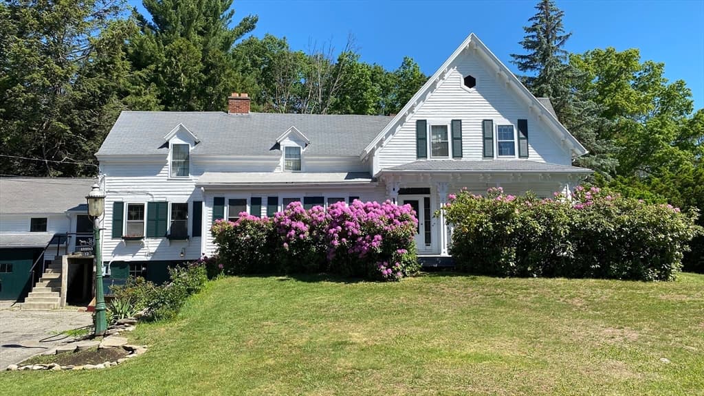 12 Nelson Pl, Worcester MA 01605