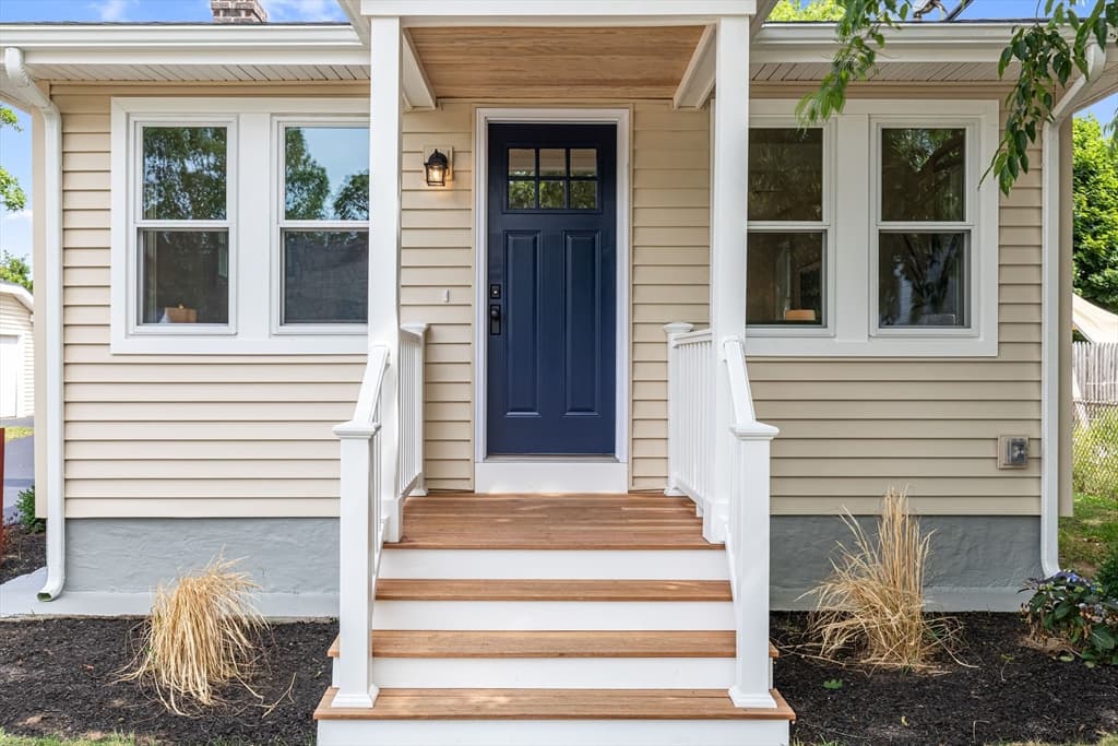 210 Promenade Street, Barrington RI 02806 photo 2