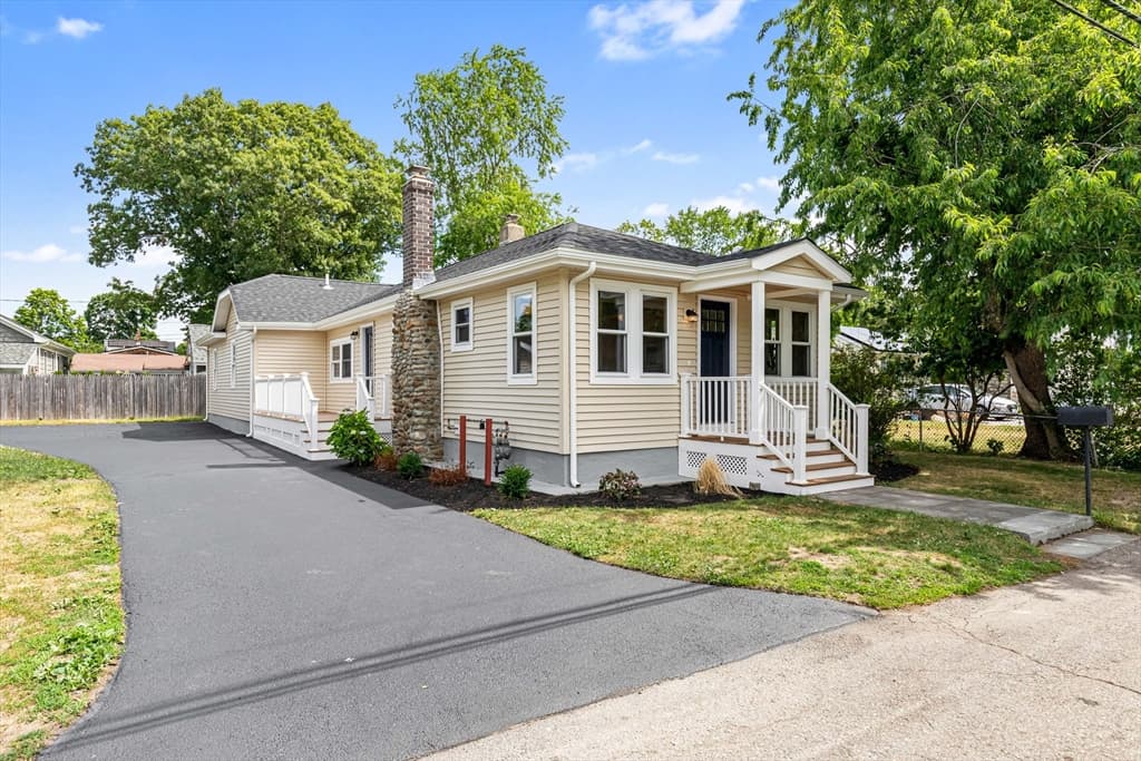 210 Promenade Street, Barrington RI 02806