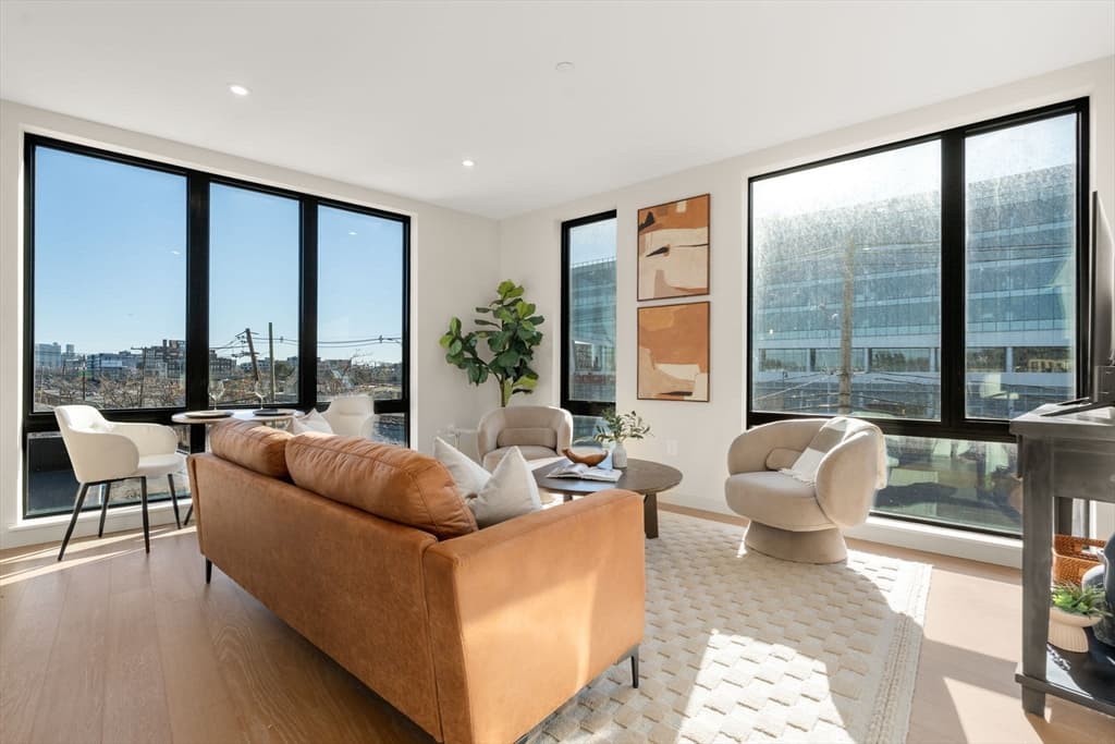 Condominium at 100 Lincoln Street # 304, Boston MA 02135, Boston, photo 2 of 26