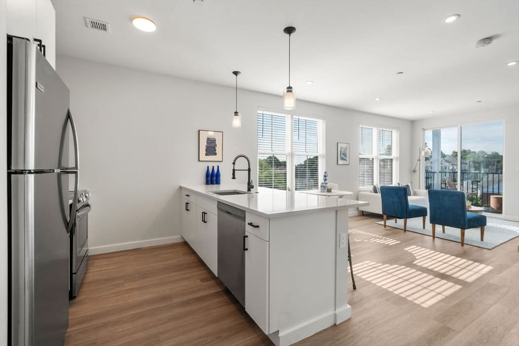 10 Somerset # 402, Winthrop MA 02152 photo 5