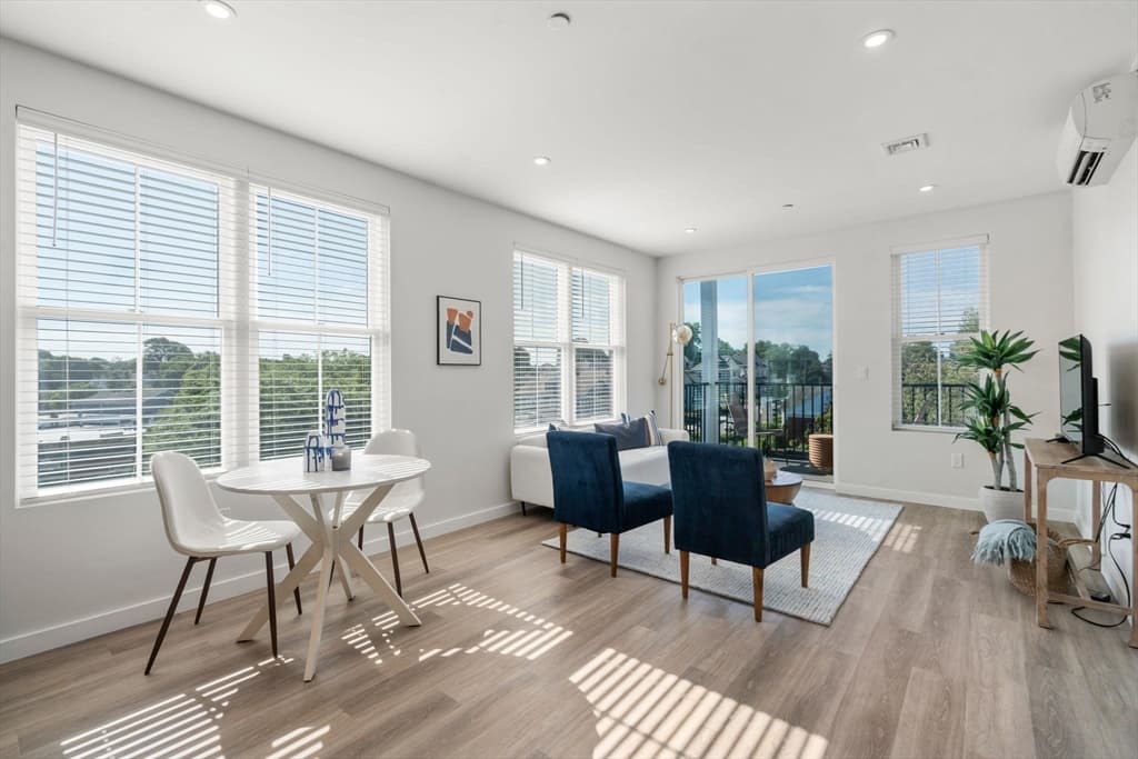 10 Somerset # 402, Winthrop MA 02152 photo 4