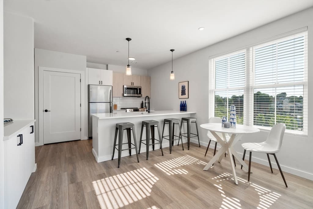 10 Somerset # 402, Winthrop MA 02152 photo 8