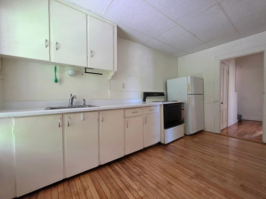 702-704 Main St, Amherst MA 01002 photo 22