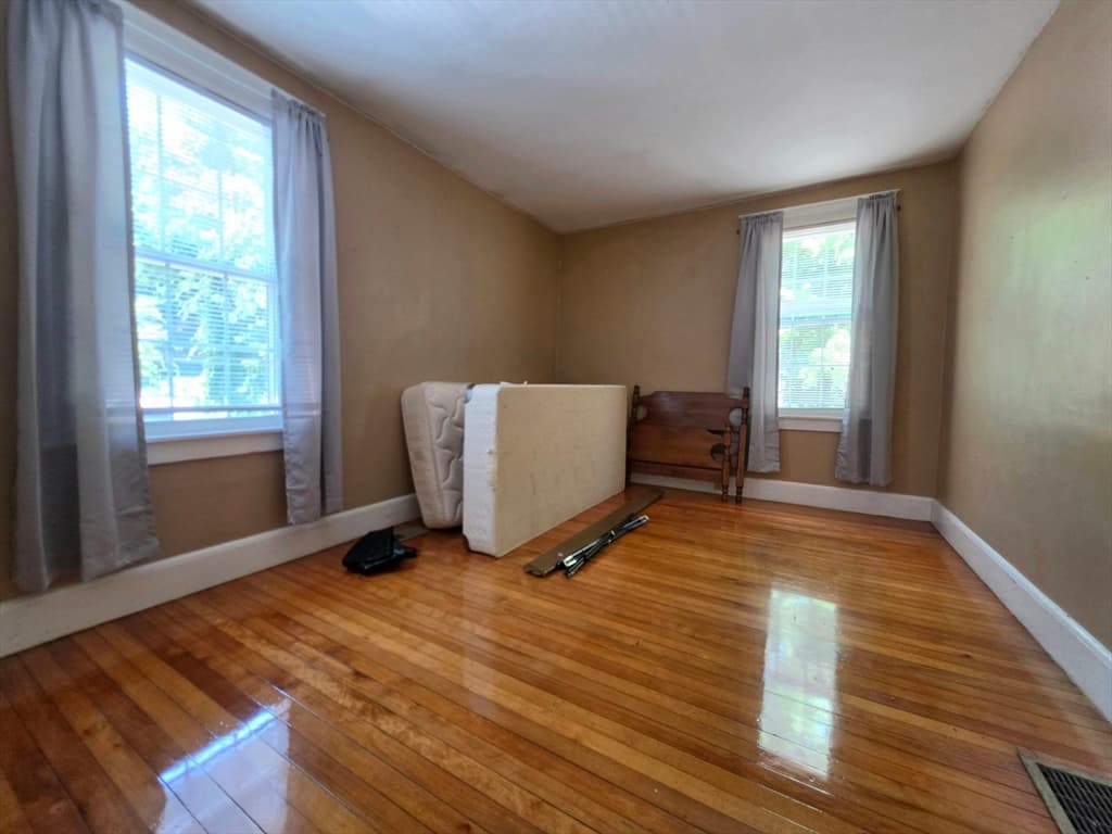 702-704 Main St, Amherst MA 01002 photo 8