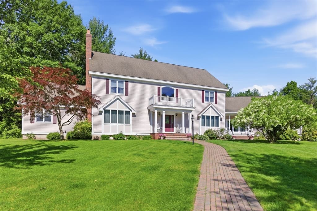 15 Long Pasture Rd, North Andover MA 01845