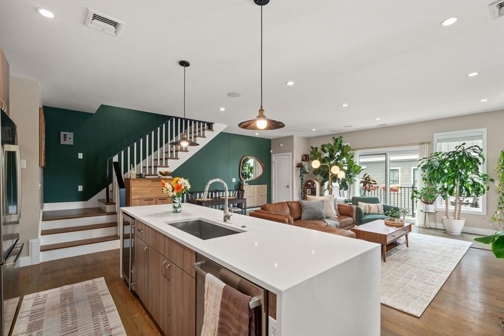 Condominium at 15 Wendeller St # 2, Boston MA 02127, Boston, photo 2 of 24