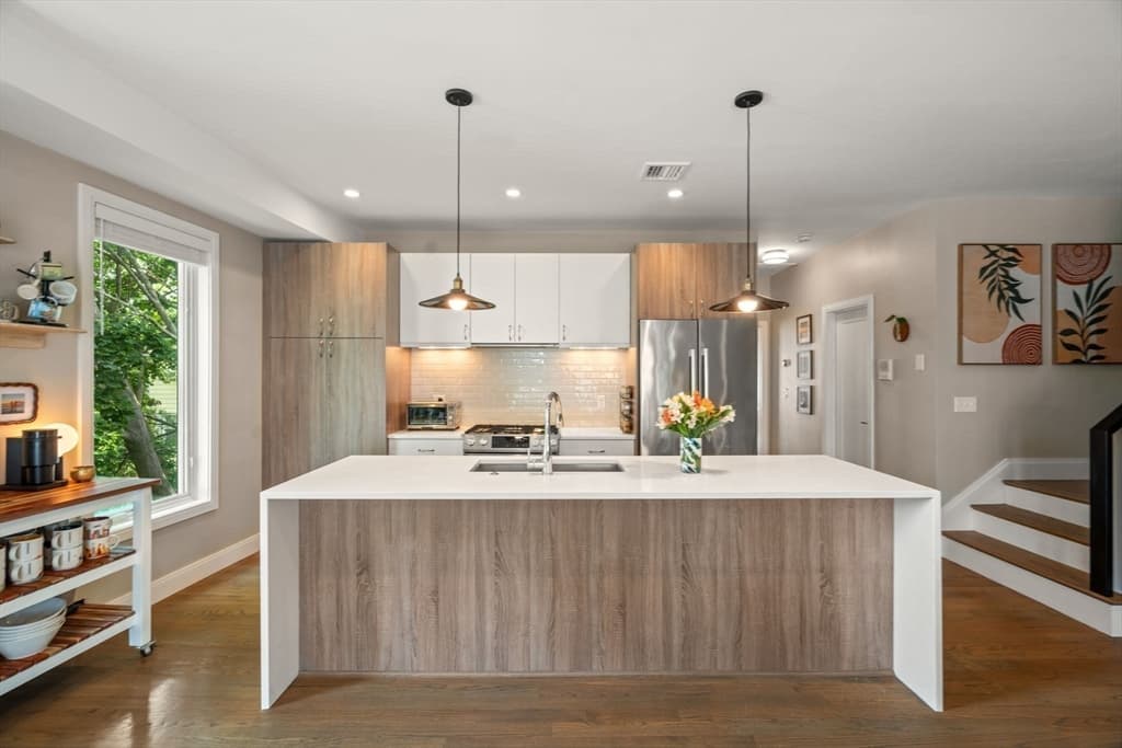 Condominium at 15 Wendeller St # 2, Boston MA 02127, Boston, photo 9 of 24