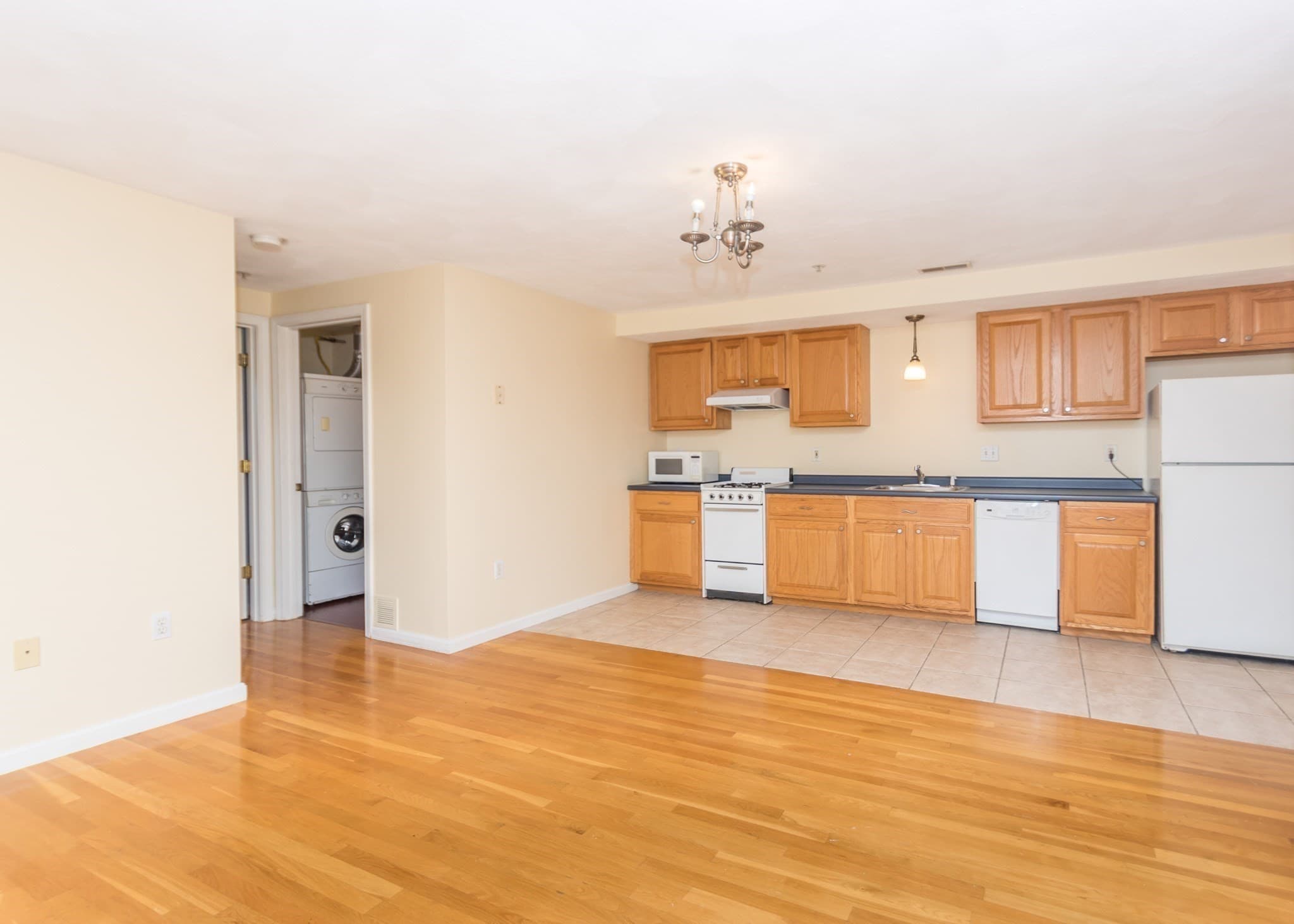 Condominium at 10 Middle Street Ct # 7, Waltham MA 02451, Waltham, photo 4 of 16
