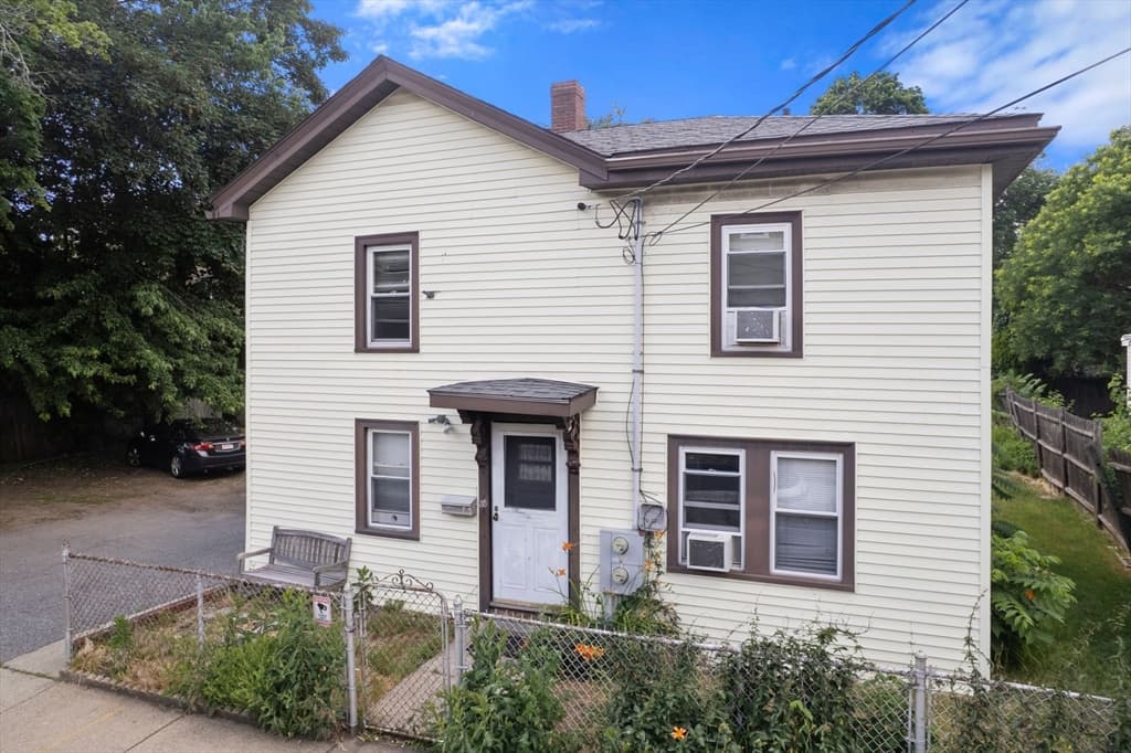 35 Middle St, Newton MA 02458 photo 2
