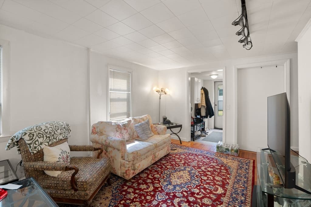 35 Middle St, Newton MA 02458 photo 6
