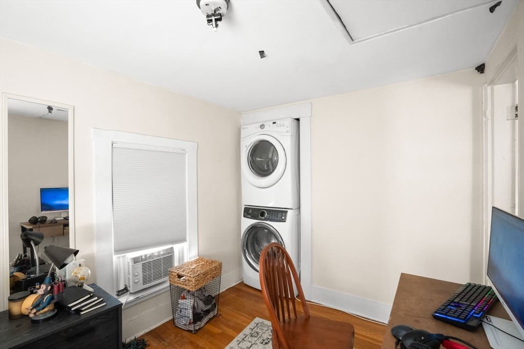 35 Middle St, Newton MA 02458 photo 12