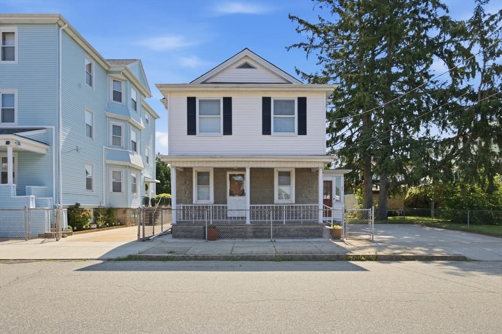 27 Johnson St, Fall River MA 02723 photo 2