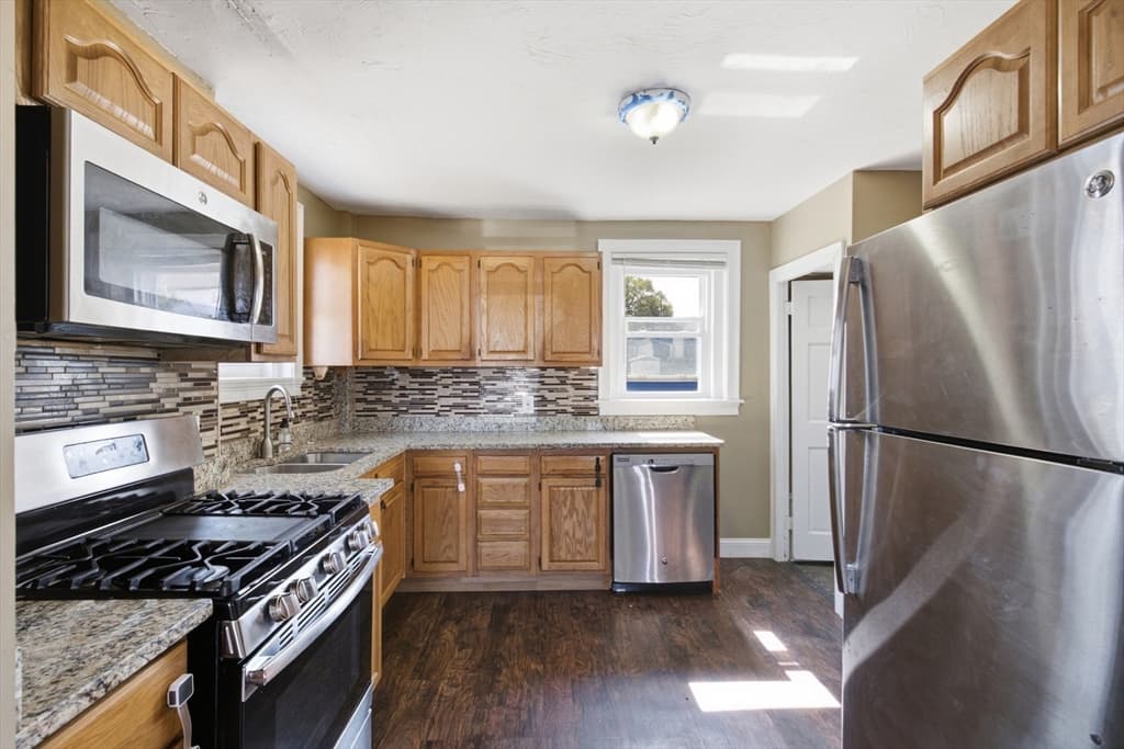 27 Johnson St, Fall River MA 02723 photo 9