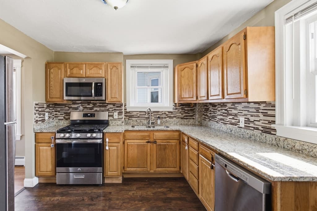 27 Johnson St, Fall River MA 02723 photo 8