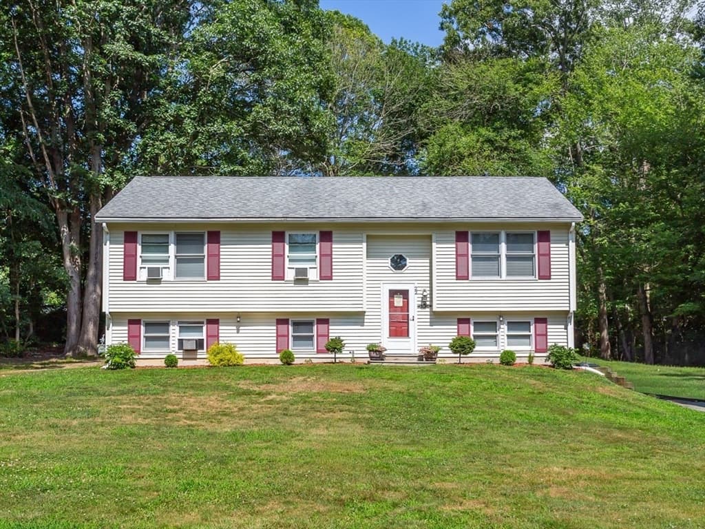 22 Reservoir Ave, Swansea MA 02777