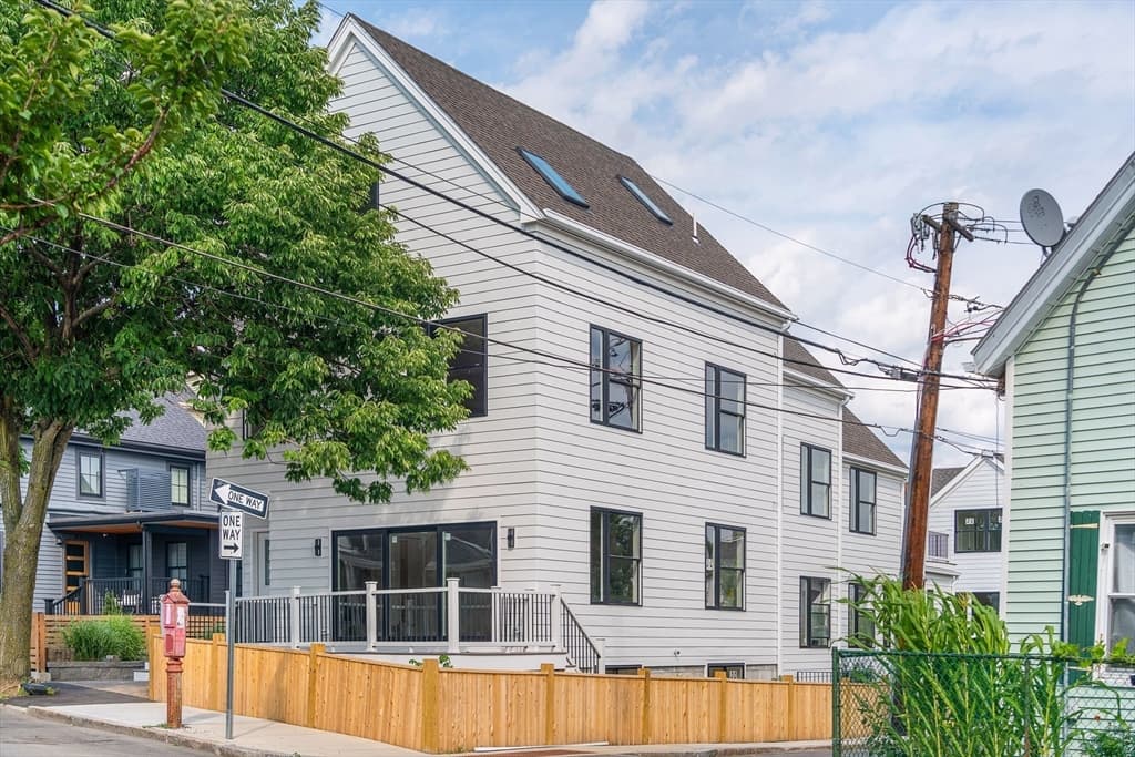 60 Franklin St # 2, Somerville MA 02145
