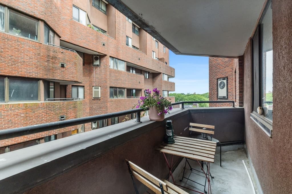Condominium at 147 Kelton St # 510, Boston MA 02134, Boston, photo 8 of 14