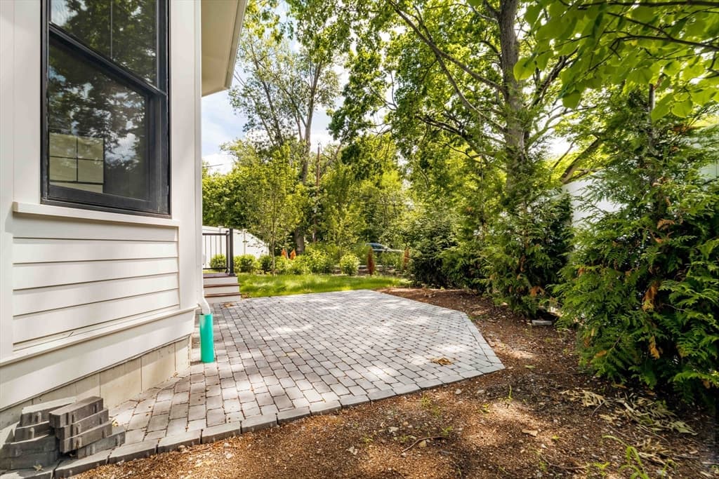 Condominium at 712 Watertown St # 712, Newton MA 02460, Newton, photo 31 of 32