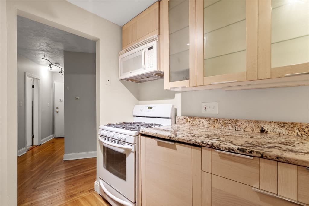 Condominium at 27 Saint Stephen St # 6, Boston MA 02115, Boston, photo 5 of 14