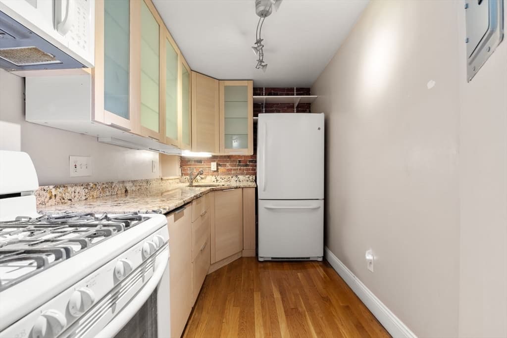 Condominium at 27 Saint Stephen St # 6, Boston MA 02115, Boston, photo 4 of 14