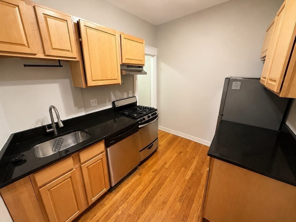 Condominium at 69 Park Drive # 10, Boston MA 02215, Boston, photo 7 of 16