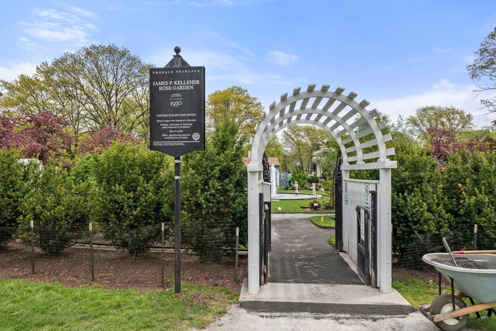 Condominium at 69 Park Drive # 10, Boston MA 02215, Boston, photo 14 of 16