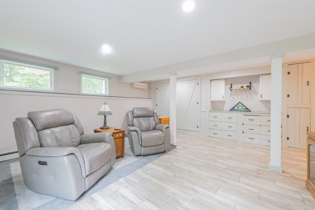 Single Family Residence at 2 Compton Ct, Plymouth MA 02360, Plymouth, photo 26 of 41