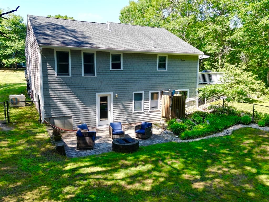 Single Family Residence at 2 Compton Ct, Plymouth MA 02360, Plymouth, photo 30 of 41