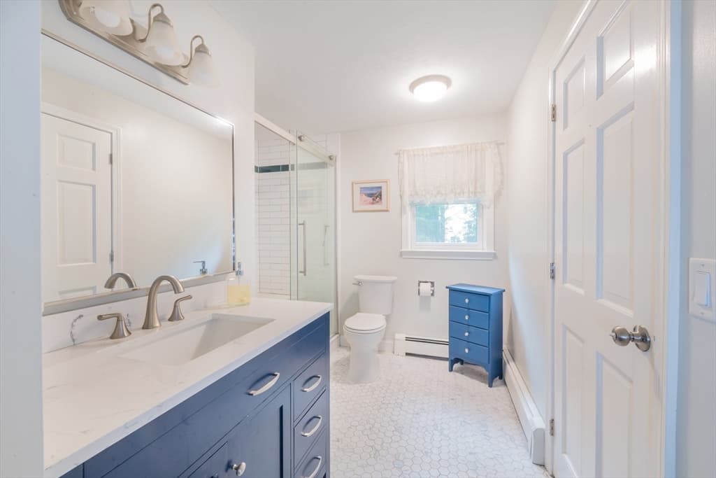Single Family Residence at 2 Compton Ct, Plymouth MA 02360, Plymouth, photo 10 of 41