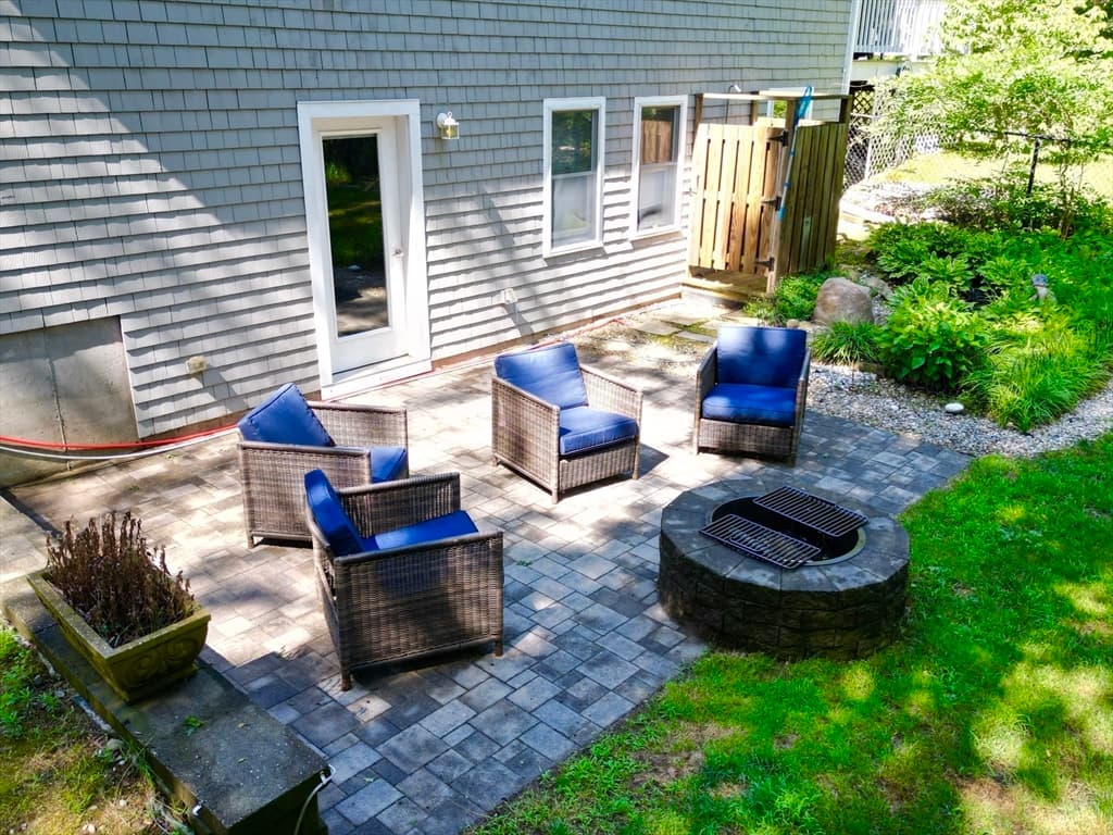 Single Family Residence at 2 Compton Ct, Plymouth MA 02360, Plymouth, photo 35 of 41