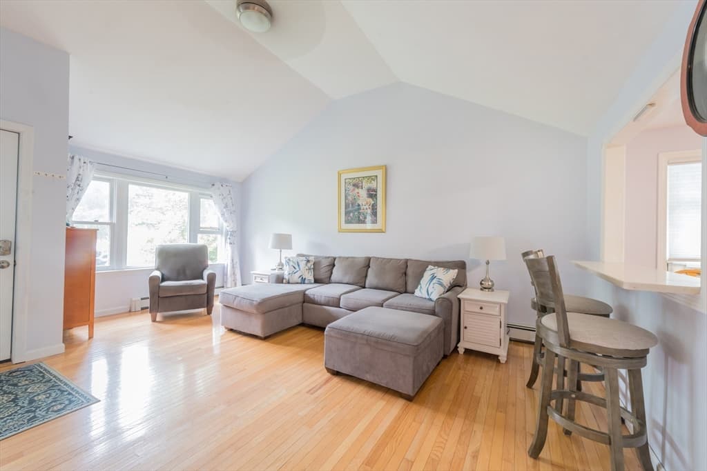 Single Family Residence at 2 Compton Ct, Plymouth MA 02360, Plymouth, photo 4 of 41