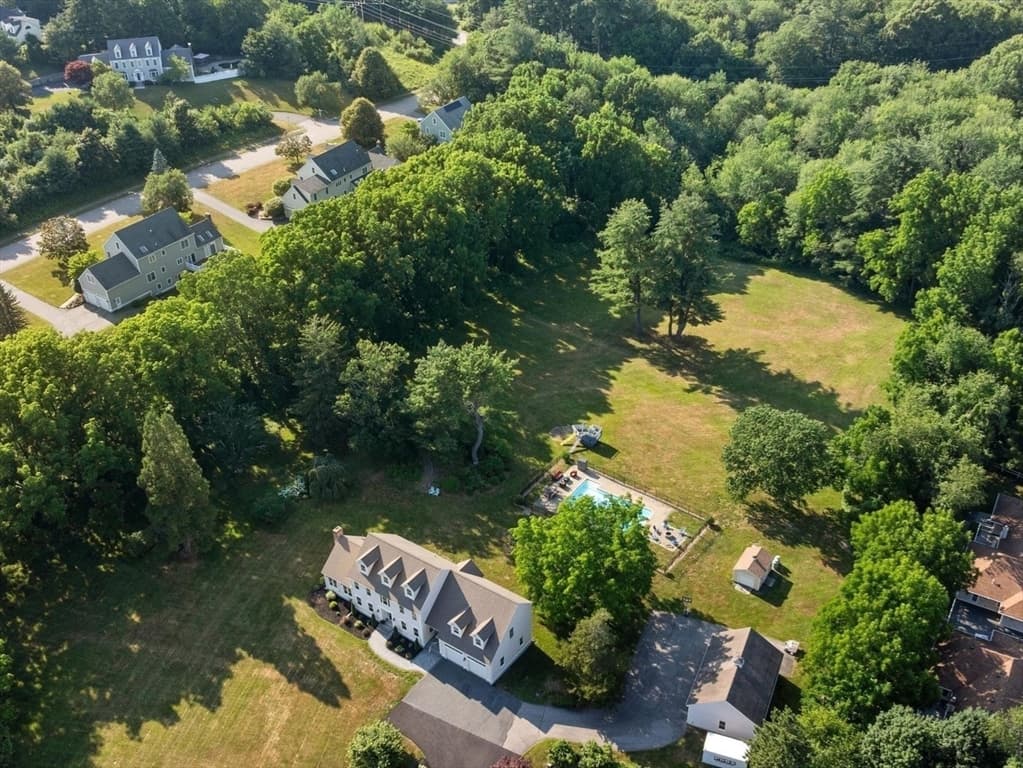 6 Warburton Lane, Westborough MA 01581