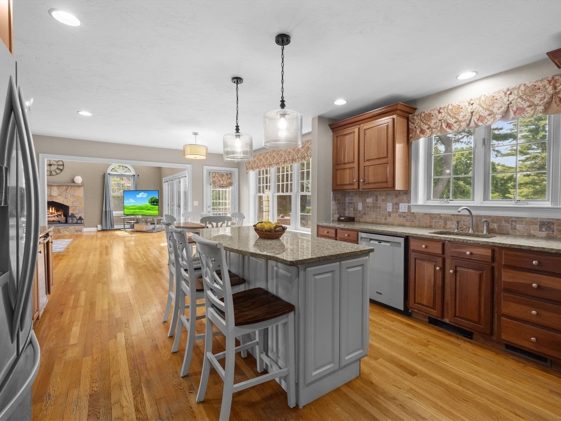 Single Family Residence at 6 Warburton Lane, Westborough MA 01581, Westborough, photo 14 of 42