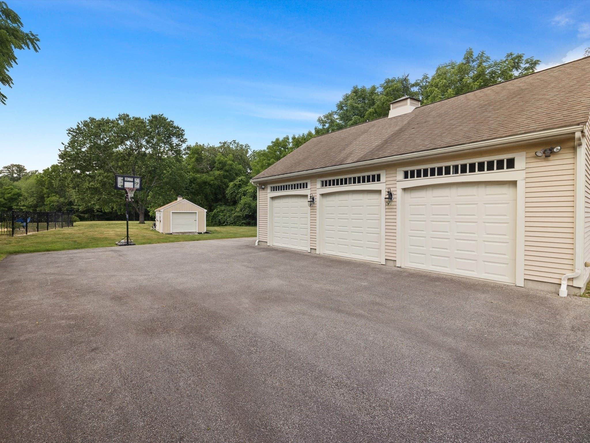 Single Family Residence at 6 Warburton Lane, Westborough MA 01581, Westborough, photo 4 of 42