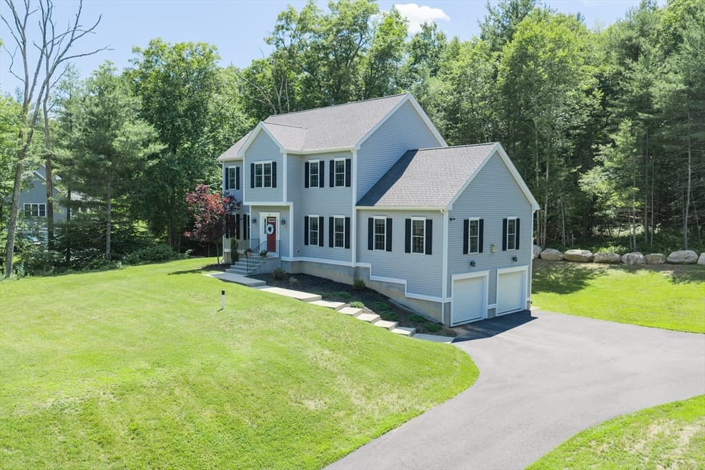 87 Martin Rd, Douglas MA 01516 photo 2