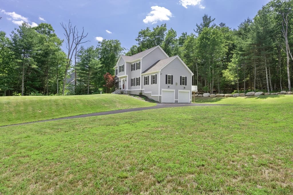 87 Martin Rd, Douglas MA 01516 photo 4