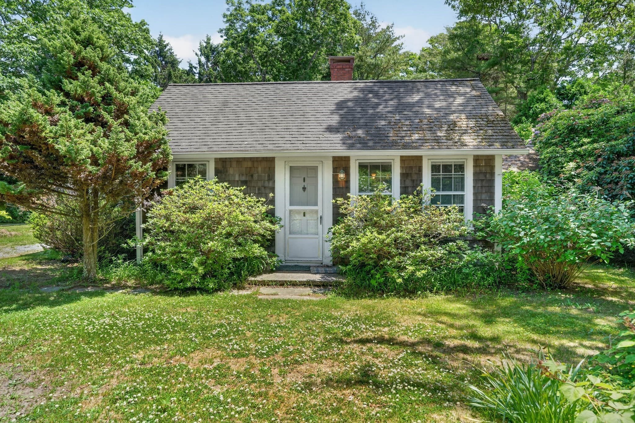 Single Family Residence at 132 South Rd, Chilmark MA 02535, photo 2 of 34