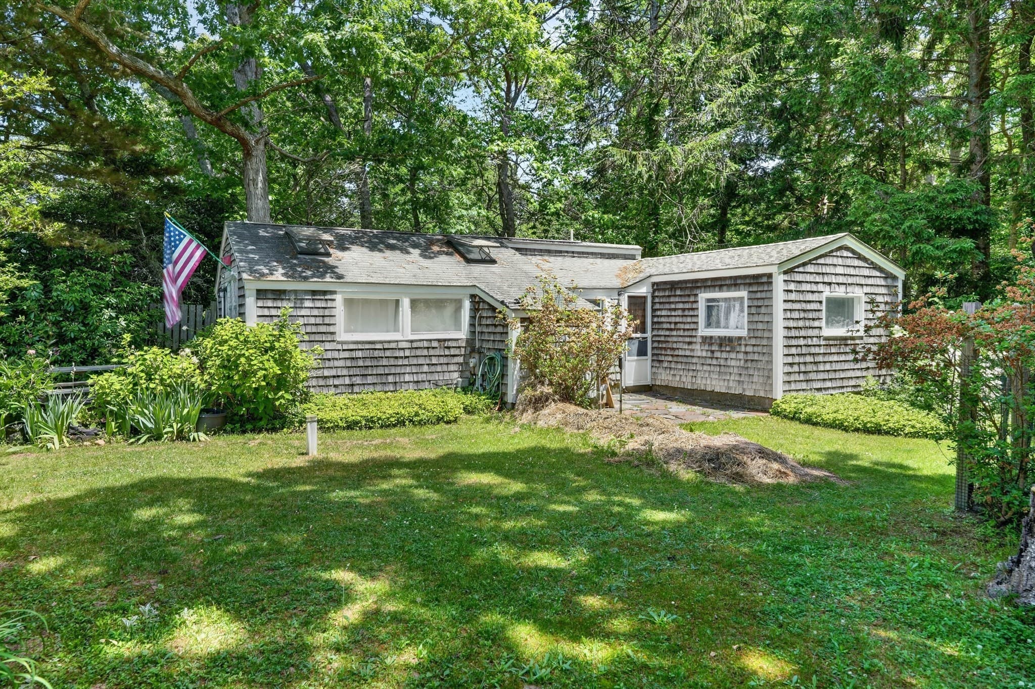 Single Family Residence at 132 South Rd, Chilmark MA 02535, photo 6 of 34