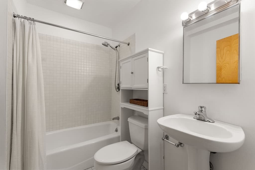 Condominium at 42 Chauncy Street # 4C, Boston MA 02111, Boston, photo 23 of 34